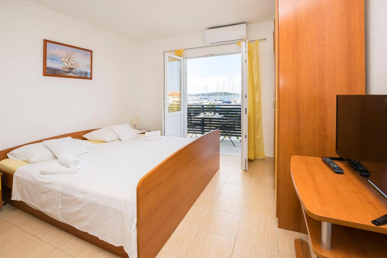 Apartments And Rooms Mare 沃迪切 外观 照片