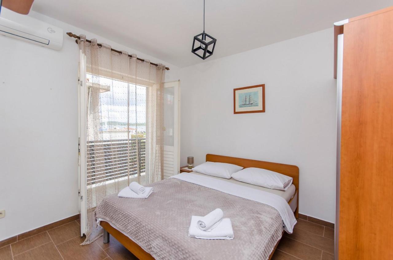 Apartments And Rooms Mare 沃迪切 外观 照片